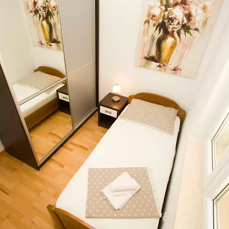 Lägenhet Kajzer Makarska